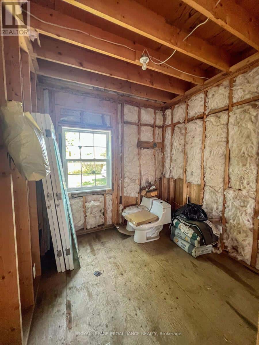 410 - 5427 YOUNG STREET — Hamilton Township, Ontario - Photo 4 of 33