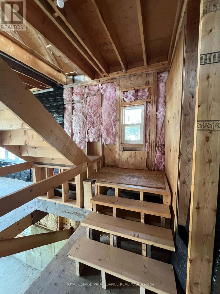 410 - 5427 YOUNG STREET — Hamilton Township, Ontario - Photo 2 of 33