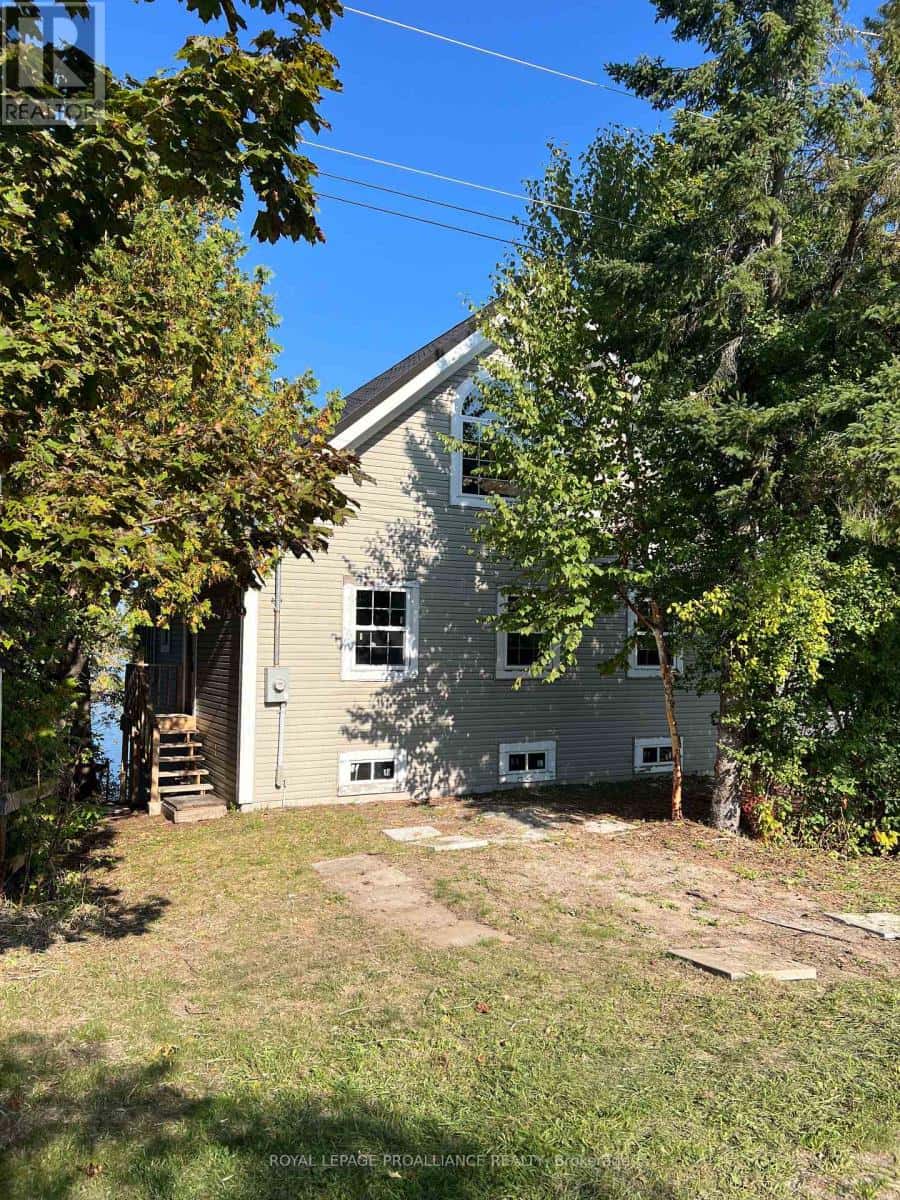 410 - 5427 YOUNG STREET — Hamilton Township, Ontario - Photo 3 of 33