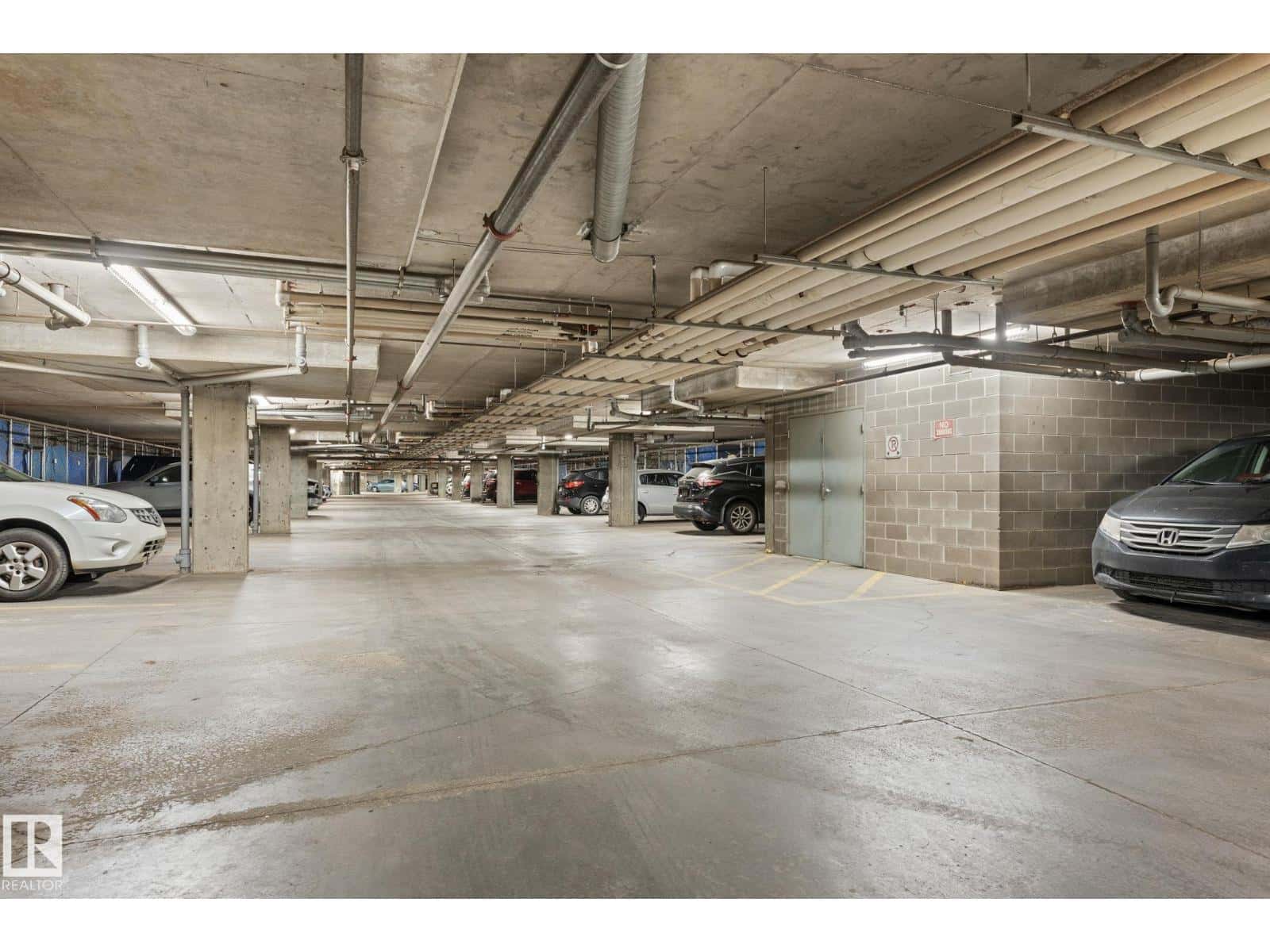 #324 4304 139 AV NW NW — Edmonton, Alberta - Photo 5 of 37