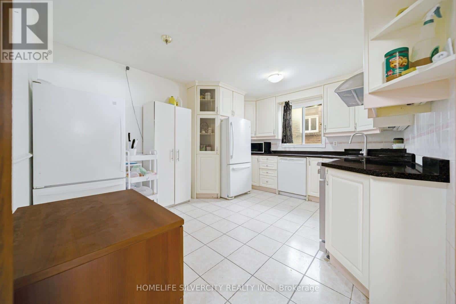 19 PICKARD LANE — Brampton (Fletcher's West), Ontario - Photo 2 of 37