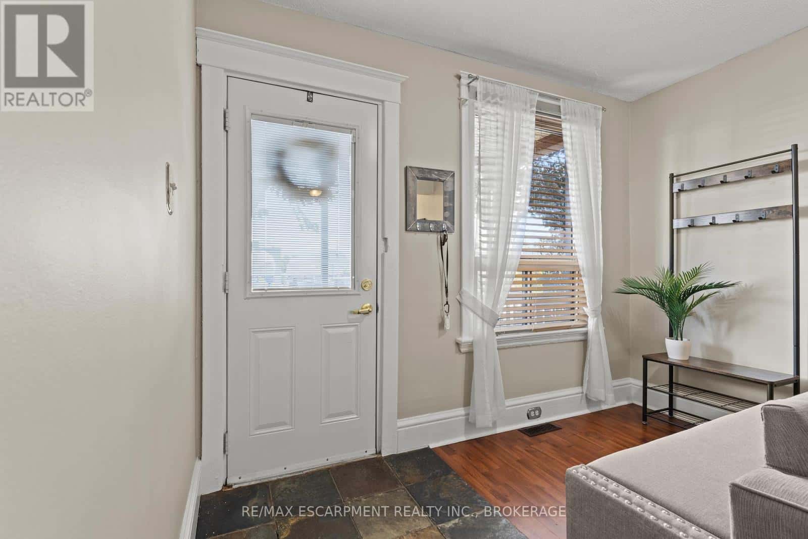 25 MCKINSTRY STREET — Hamilton (Industrial Sector), Ontario - Photo 3 of 30