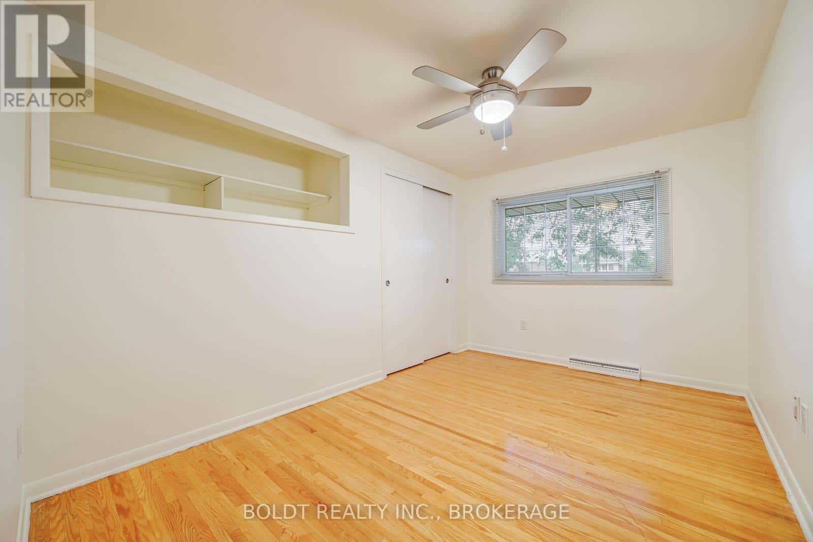 25 NEPTUNE DRIVE — St. Catharines (Bunting/Linwell), Ontario - Photo 2 of 34