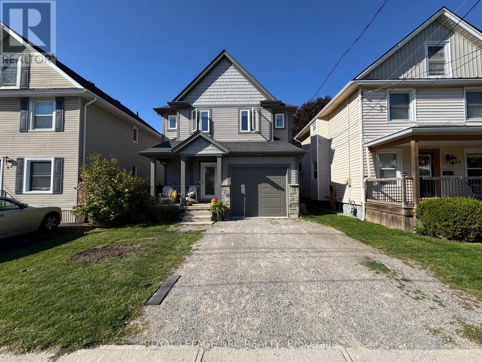 11 VIOLET STREET — St. Catharines (Grapeview), Ontario - Main photo