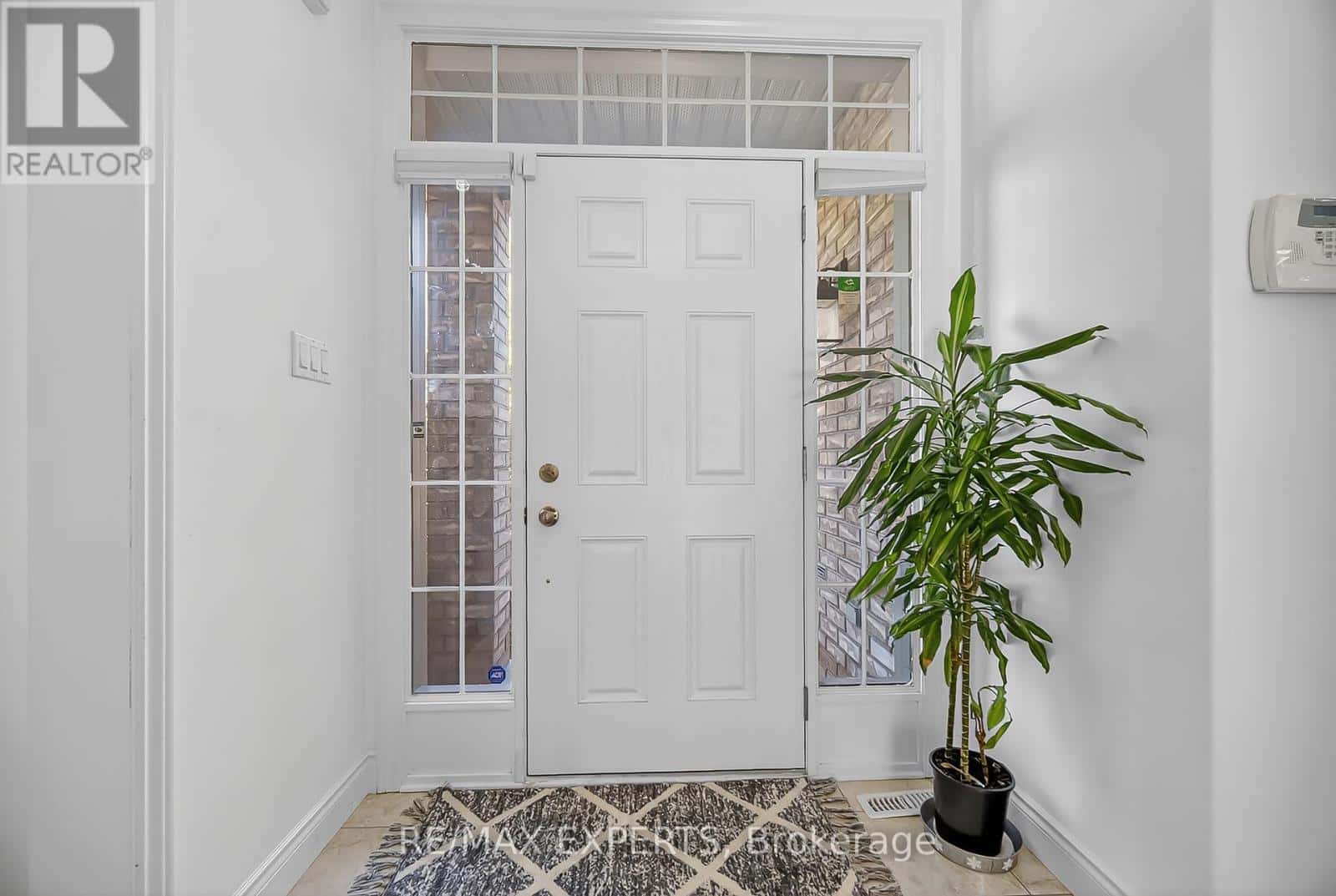 936 TALISMAN CRESCENT — London South (South L), Ontario - Photo 3 of 40