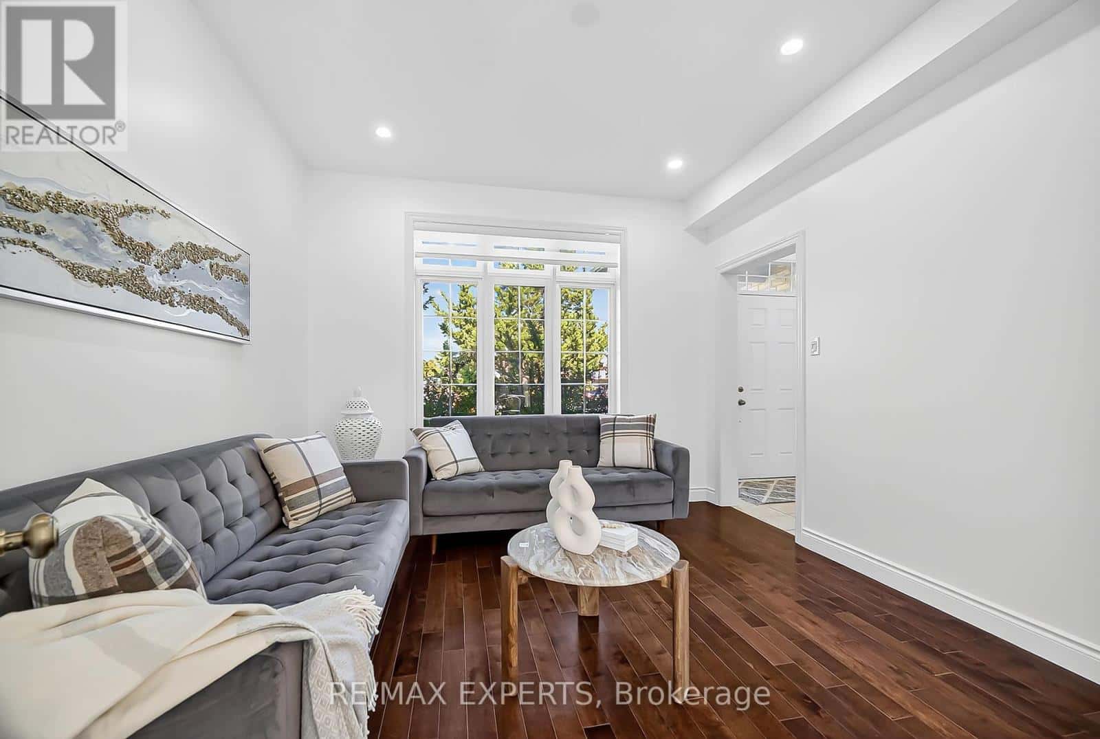 936 TALISMAN CRESCENT — London South (South L), Ontario - Photo 5 of 40