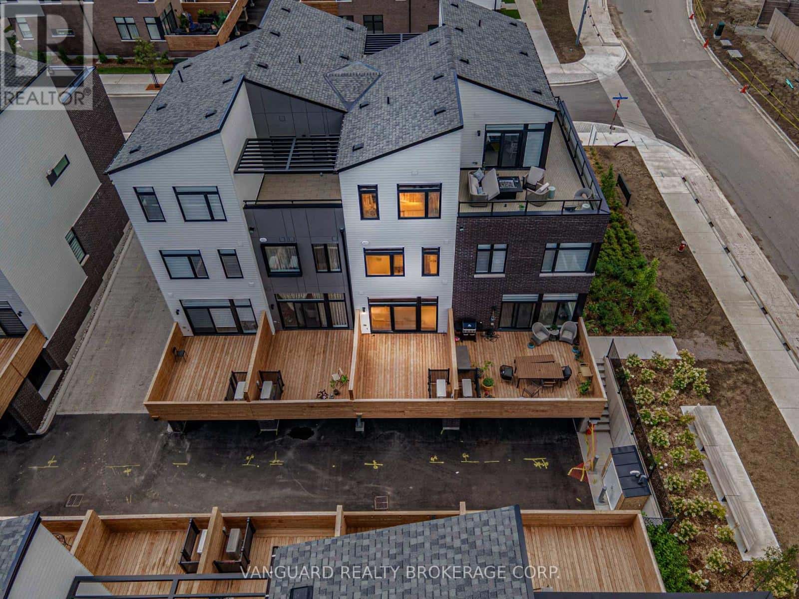 Mississauga (Port Credit), Ontario — Mississauga (Port Credit), Ontario - Photo 3 of 50