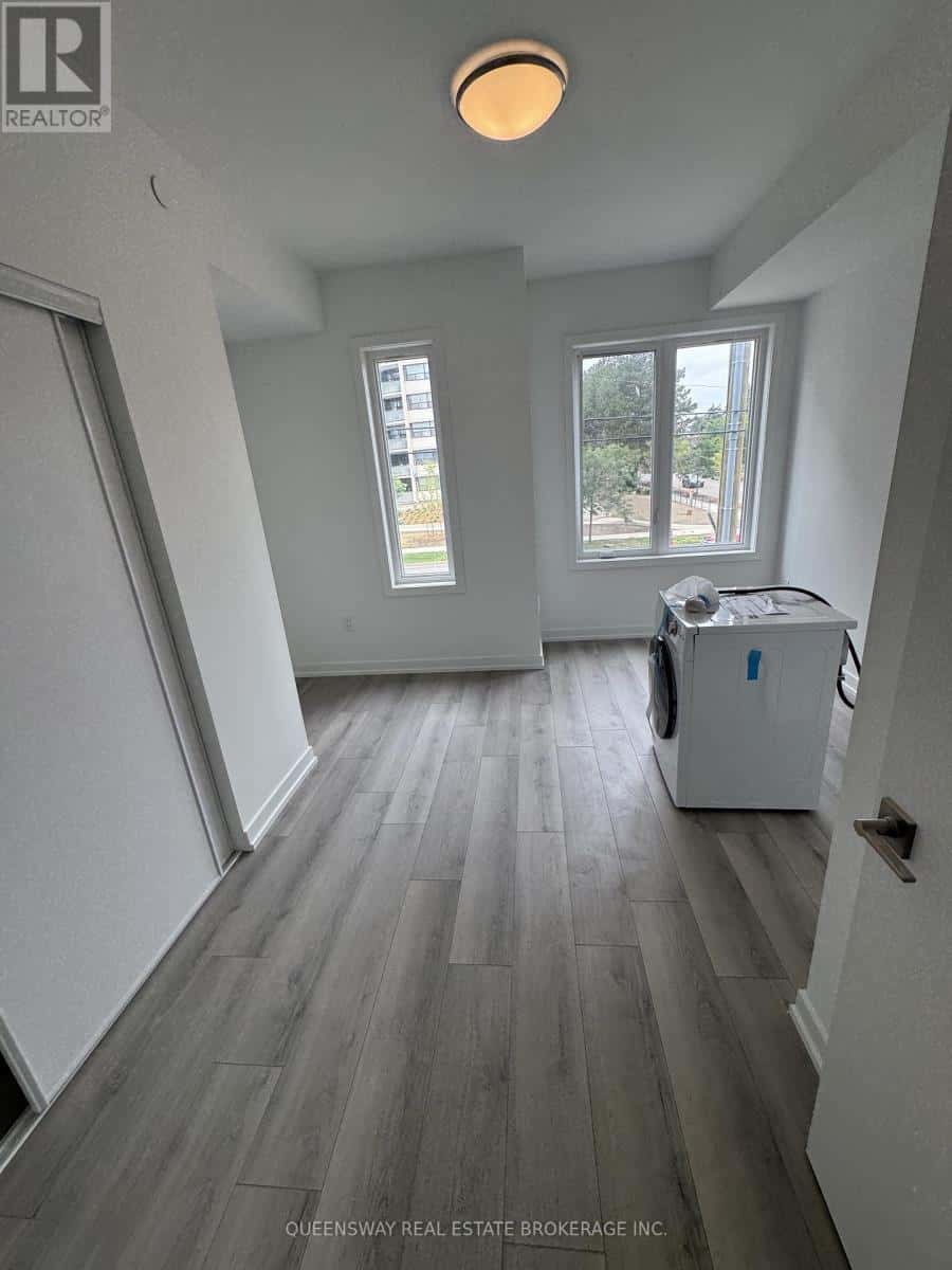 3079 PHARMACY AVENUE — Toronto (L'Amoreaux), Ontario - Photo 5 of 8