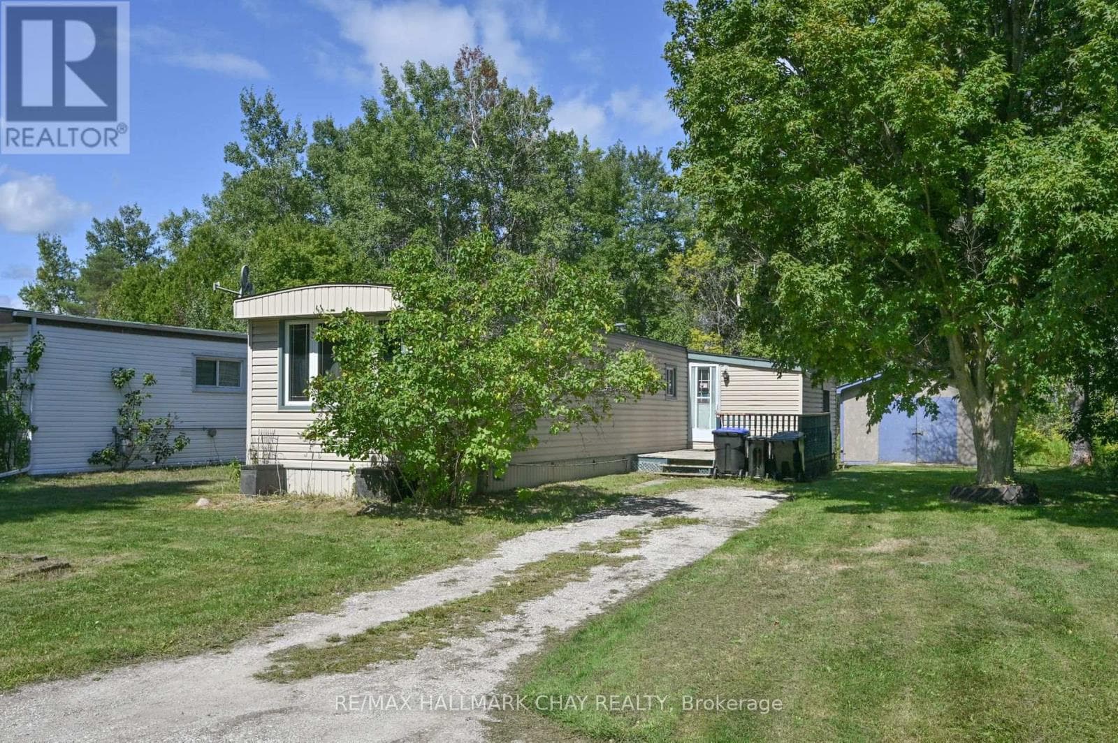 32 SHAMROCK CRESCENT — Essa, Ontario - Main photo