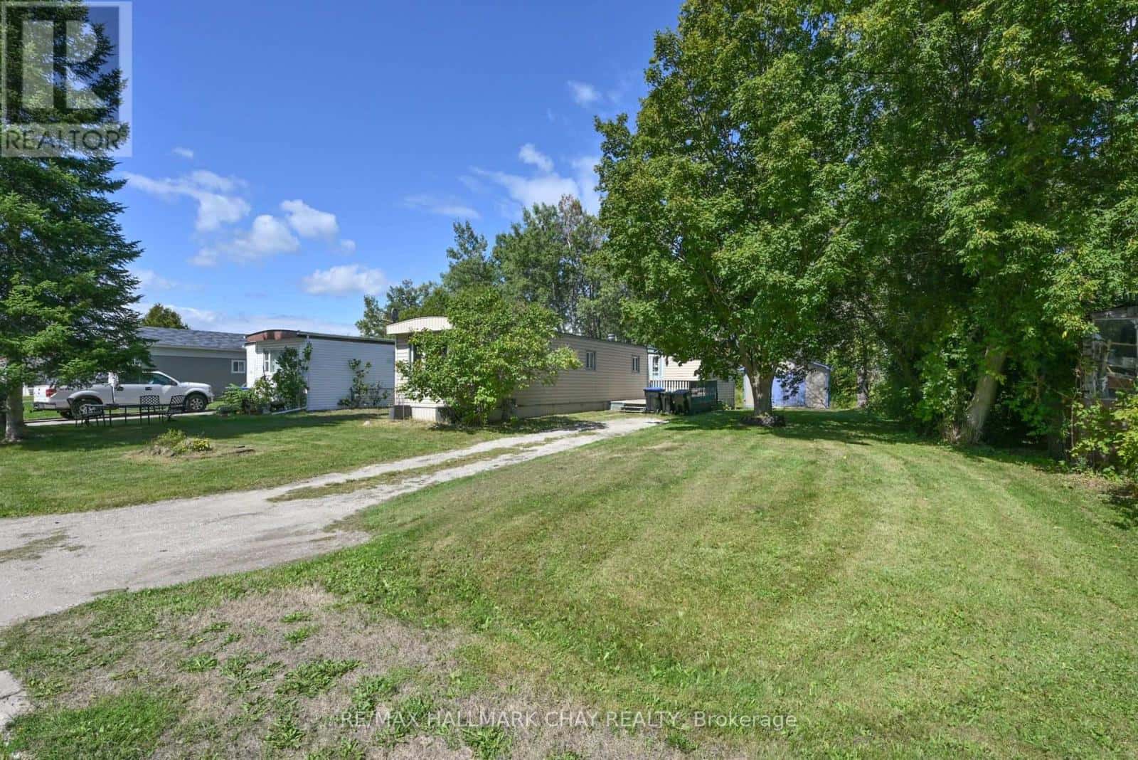 32 SHAMROCK CRESCENT — Essa, Ontario - Photo 2 of 16