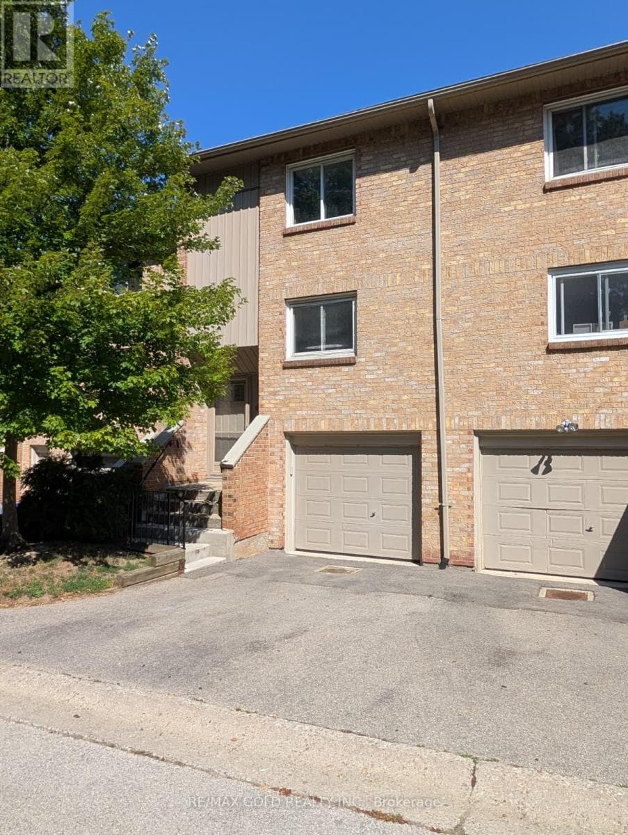 5 - 63 FONTHILL ROAD — Hamilton (Fessenden), Ontario - Main photo