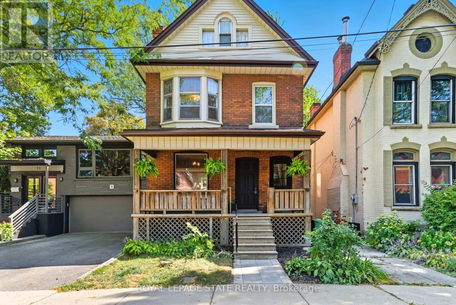 13 BRUCE STREET — Hamilton (Durand), Ontario - Photo 2 of 40