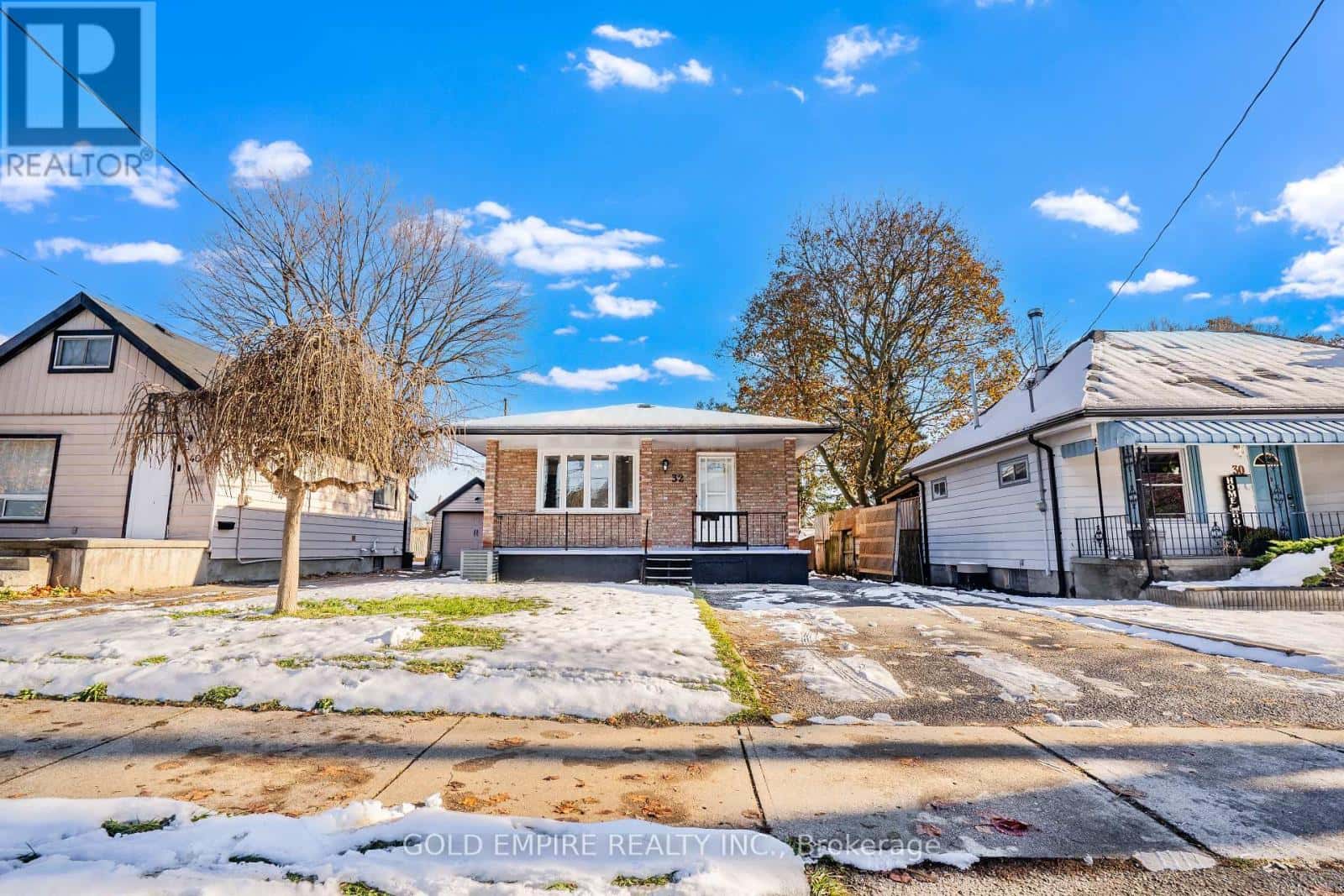 32 EMPIRE STREET — London East (East G), Ontario - Photo 2 of 49