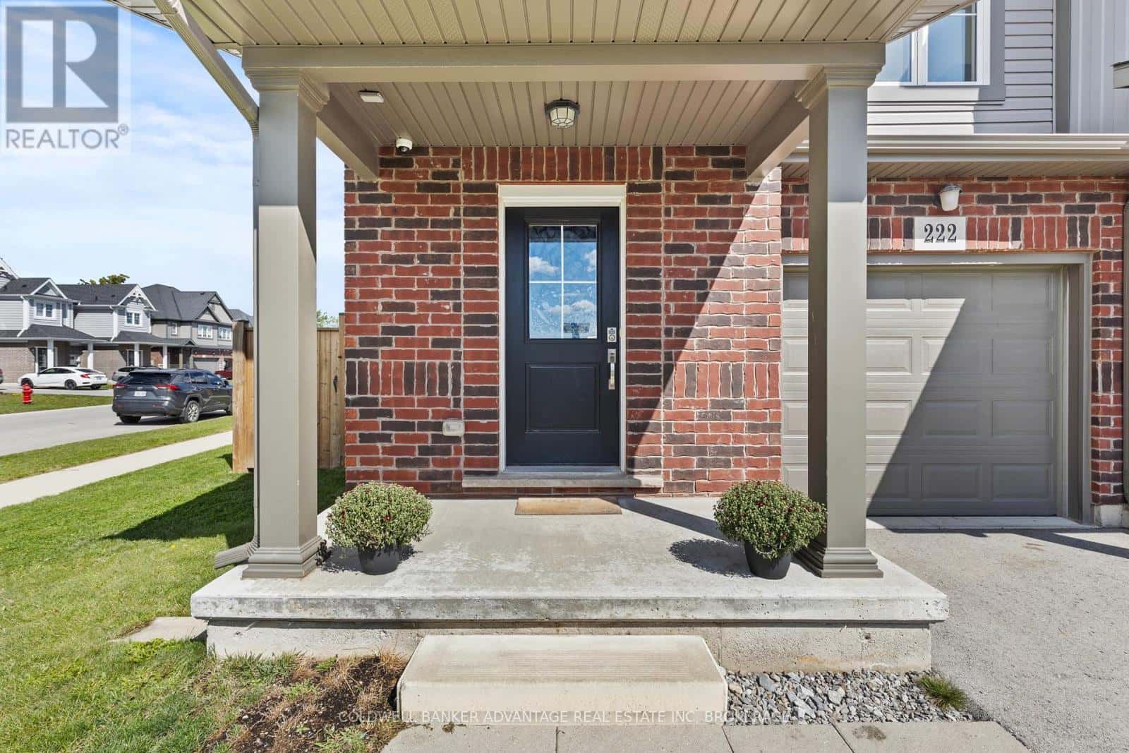 222 HERON STREET — Welland (Coyle Creek), Ontario - Photo 2 of 25