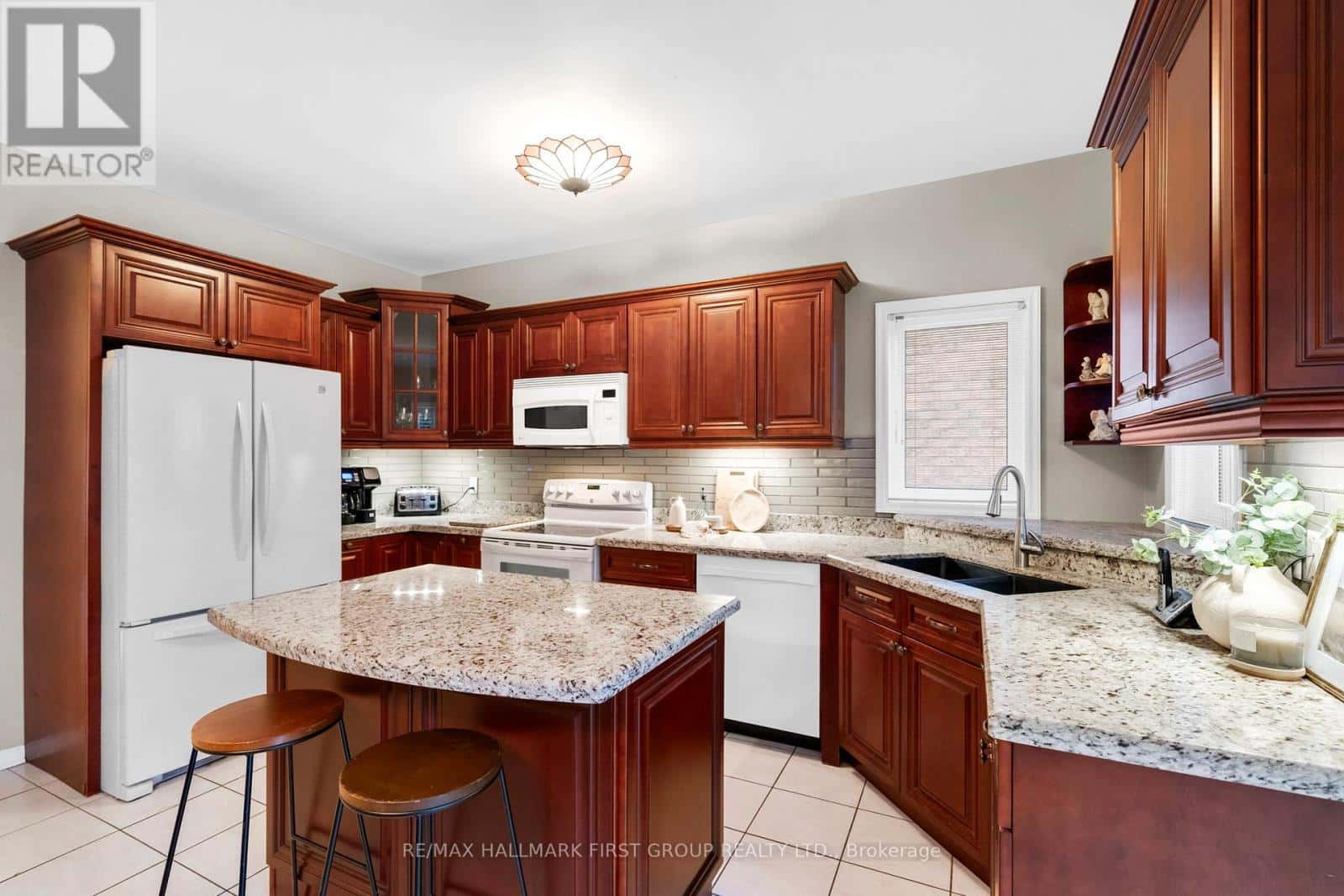 1907 WOODVIEW AVENUE — Pickering (Highbush), Ontario - Photo 5 of 43