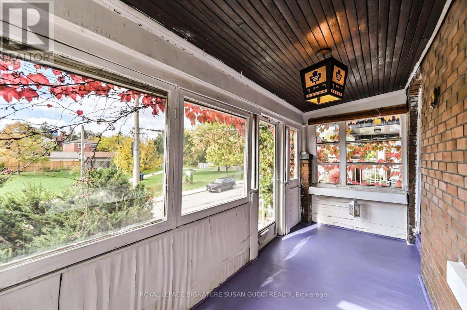 9 EVERETT CRESCENT — Toronto (Woodbine-Lumsden), Ontario - Photo 4 of 29