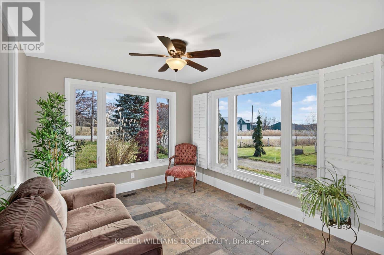 1724 SNAKE ROAD — Burlington (LaSalle), Ontario - Photo 5 of 50