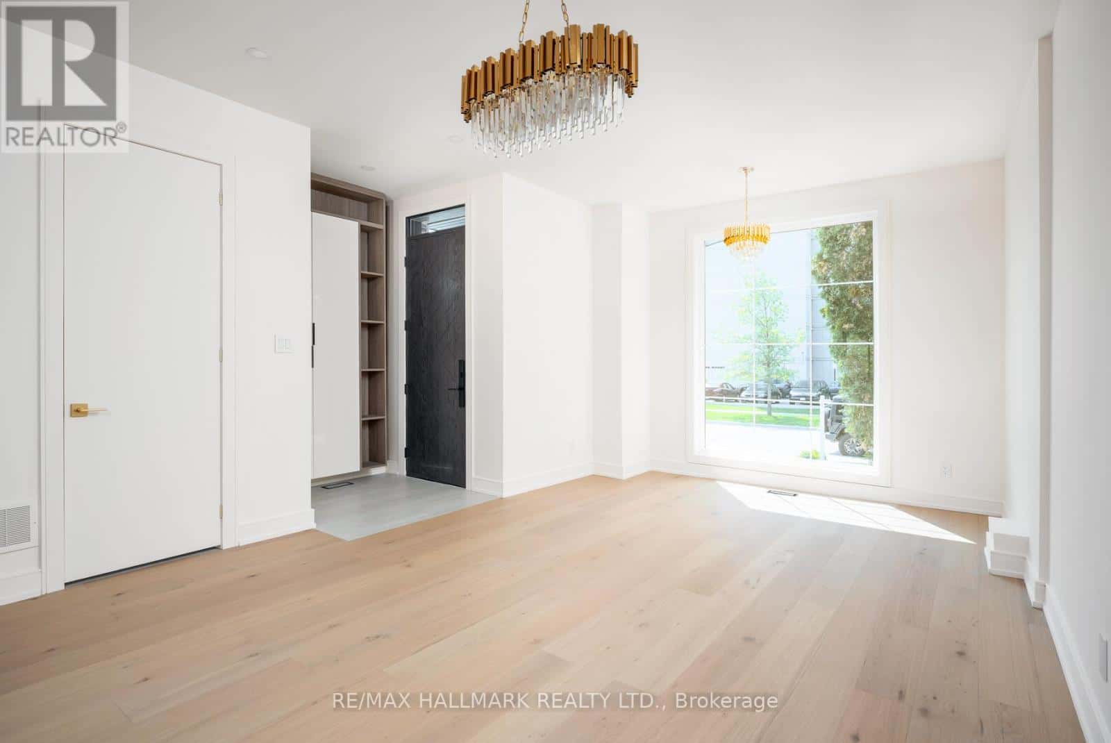 104 NEWCASTLE STREET — Toronto (Mimico), Ontario - Photo 4 of 48