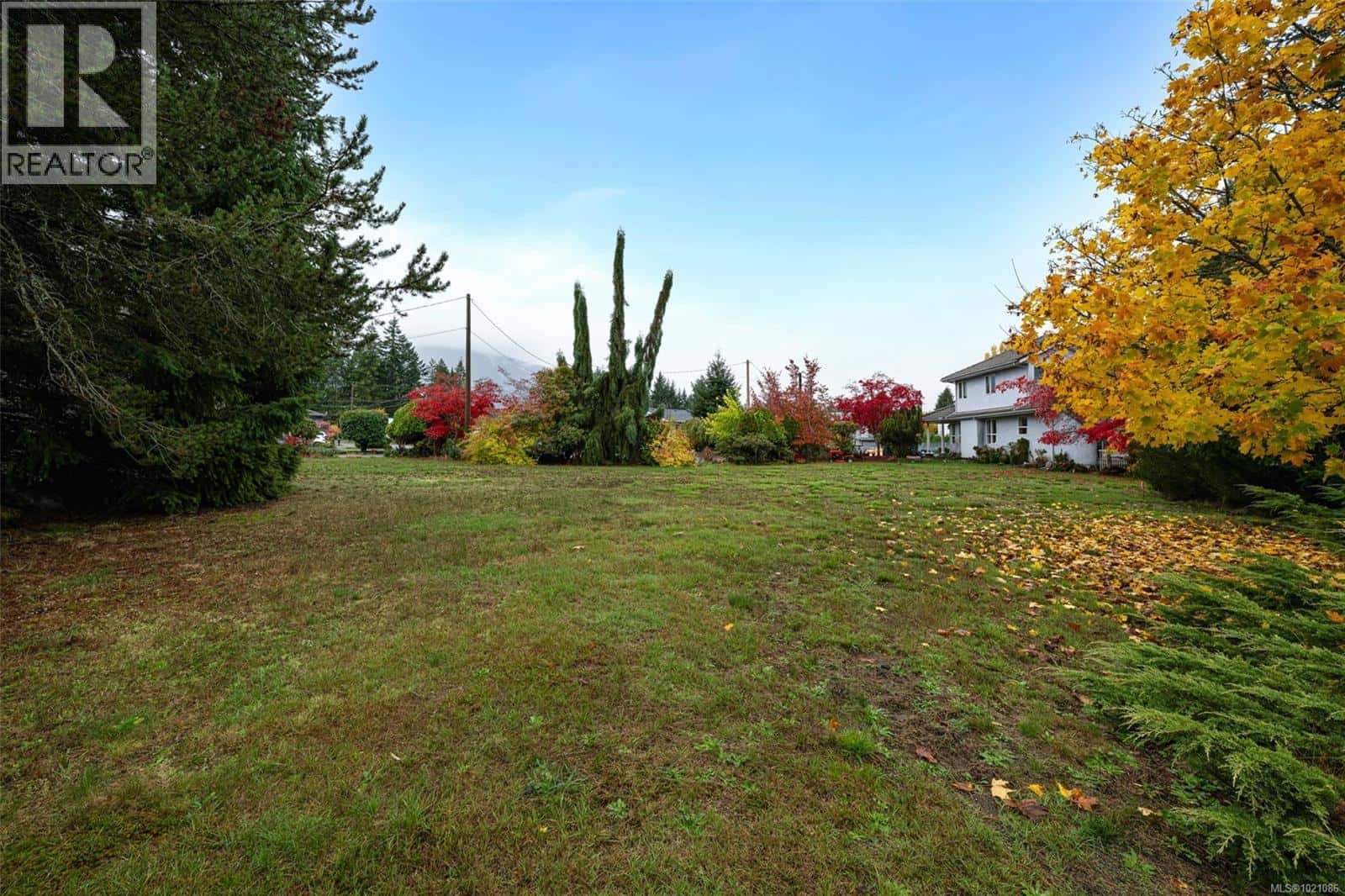 423 Scholey Cres — Lake Cowichan, British Columbia - Photo 4 of 21