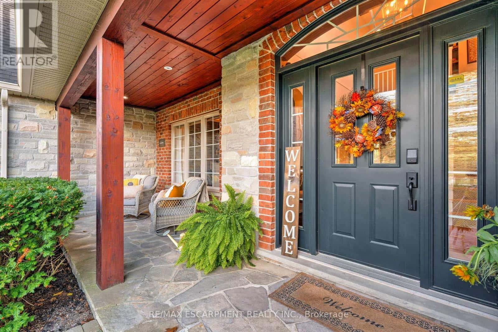 37 APPALOOSA TRAIL — Hamilton (Carlisle), Ontario - Photo 4 of 46