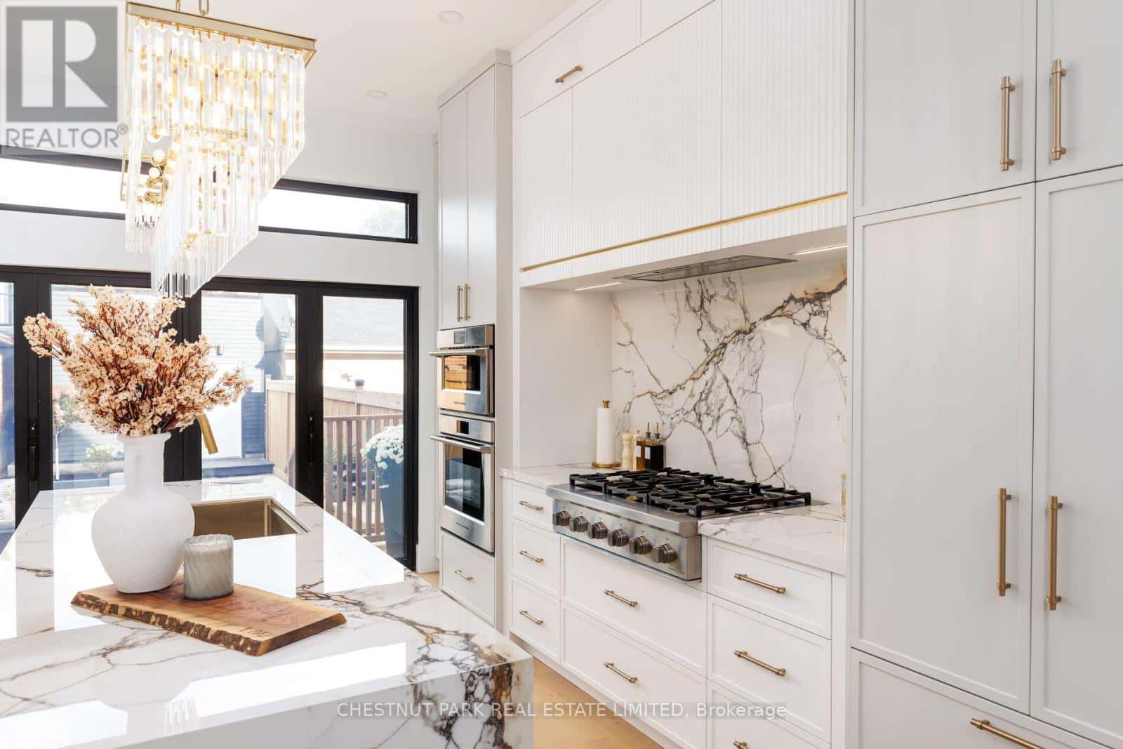 269 EUCLID AVENUE — Toronto (Trinity-Bellwoods), Ontario - Photo 4 of 49