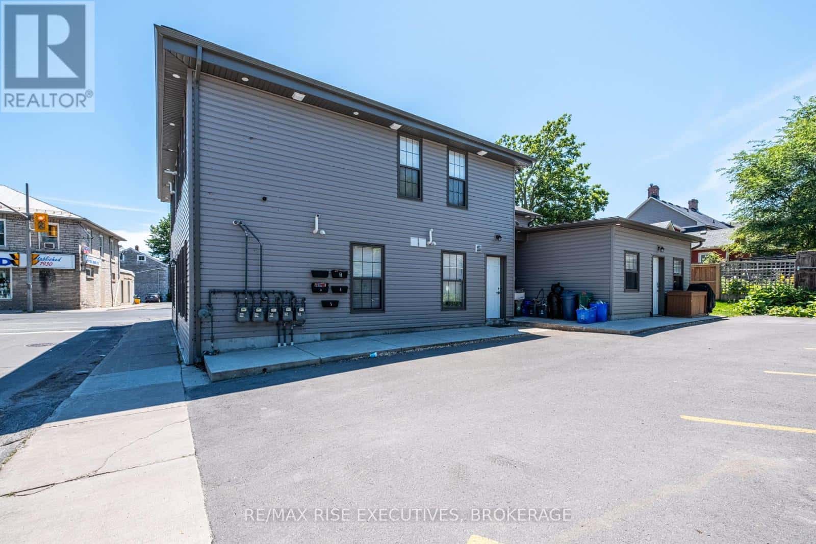 120 YONGE STREET — Kingston (Central City West), Ontario - Photo 3 of 50