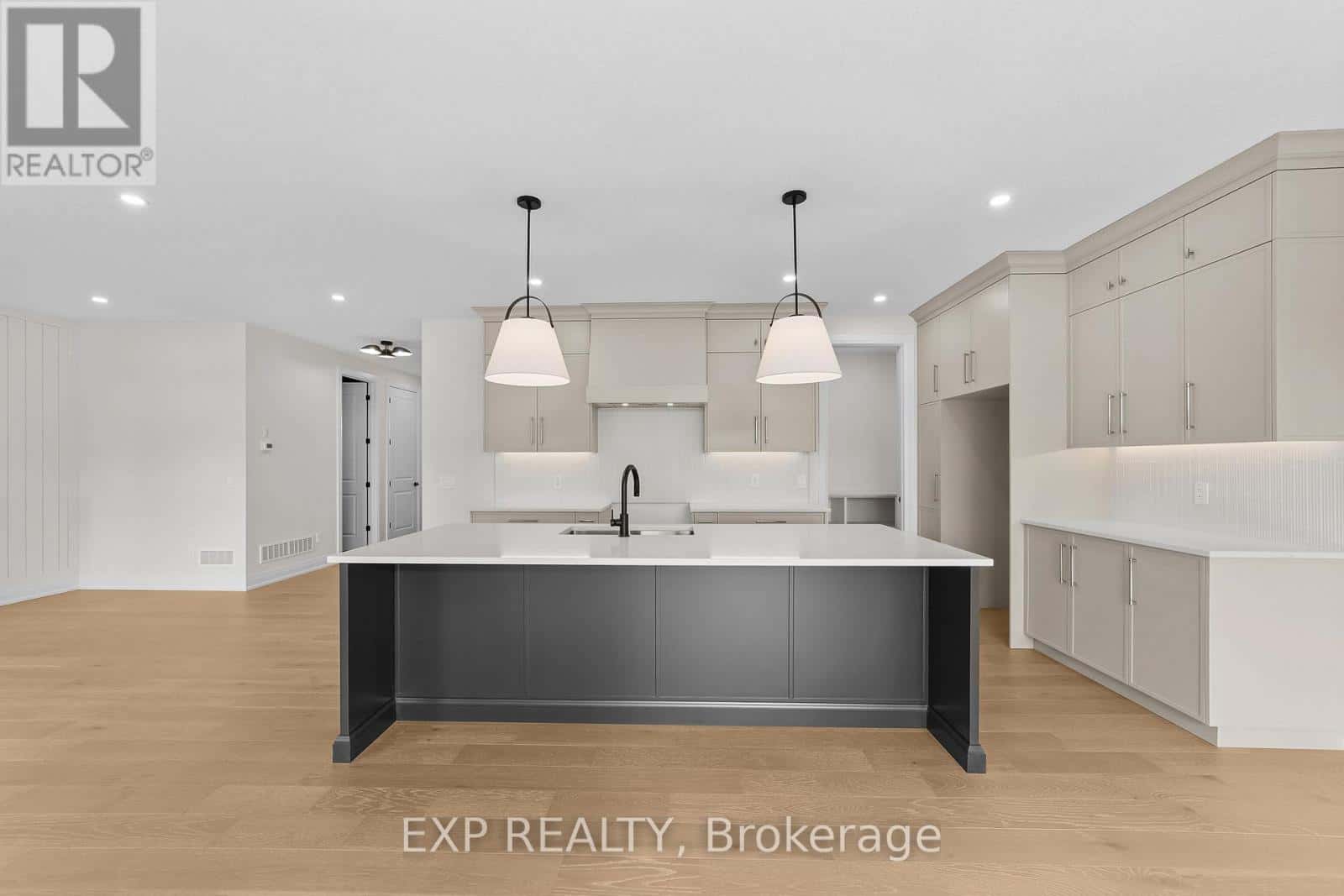 6875 HEATHWOODS AVENUE — London South (South V), Ontario - Photo 4 of 44