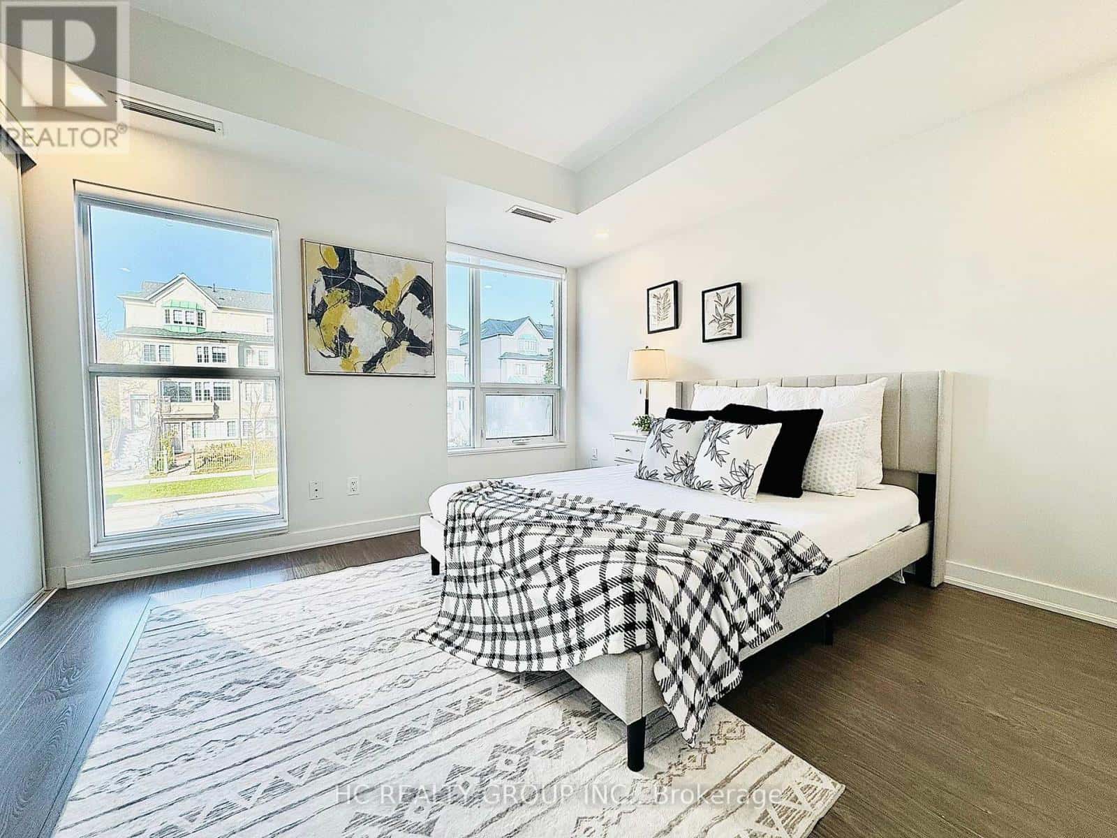 TH 9 - 175 BONIS AVENUE — Toronto (Tam O'Shanter-Sullivan), Ontario - Photo 2 of 17