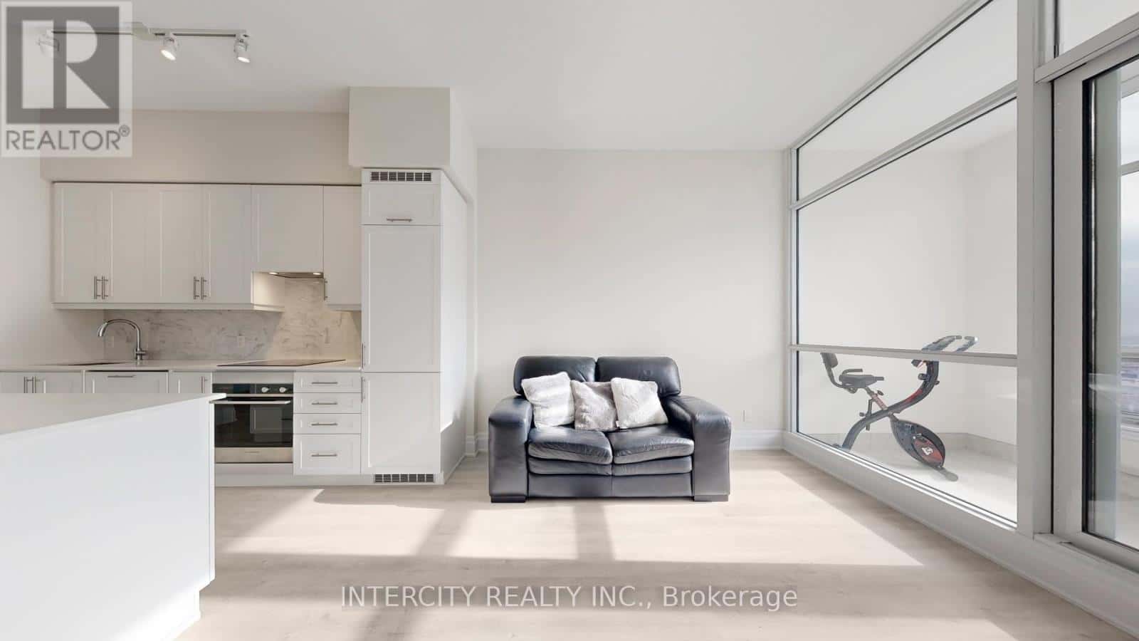 PH07 - 9075 JANE STREET — Vaughan (Concord), Ontario - Photo 5 of 50