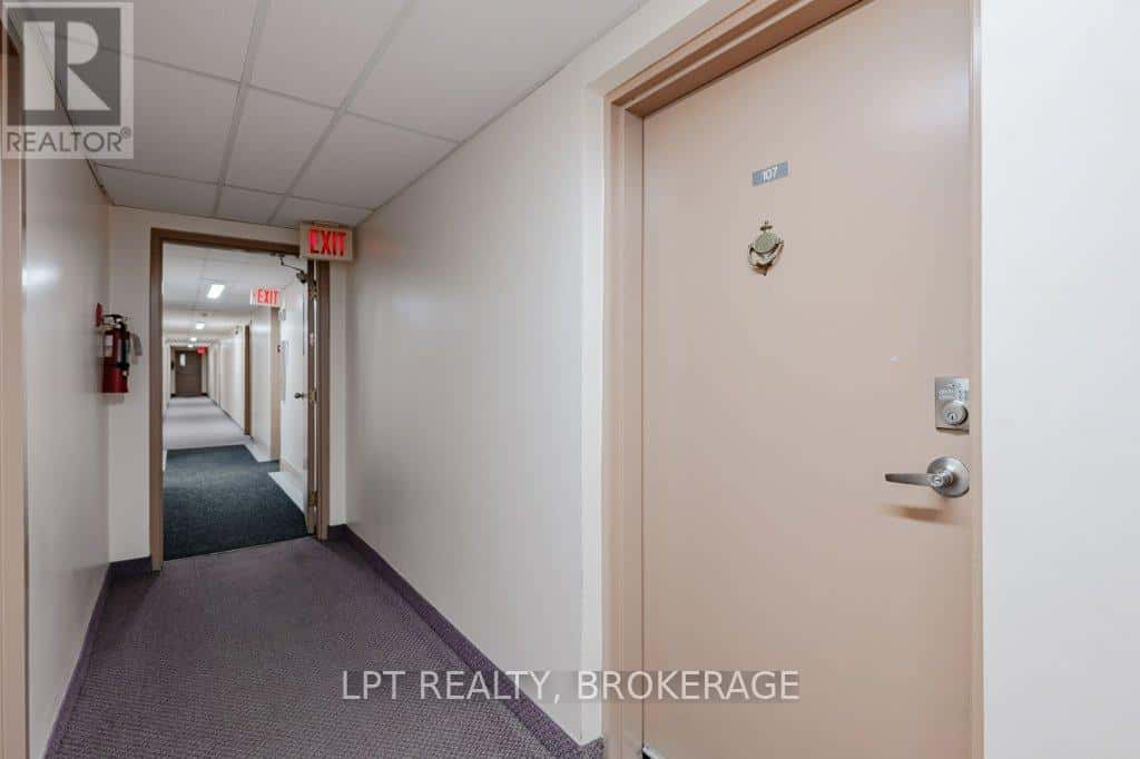 107 - 310 KINGSDALE AVENUE — Kingston (East Gardiners Rd), Ontario - Photo 2 of 21