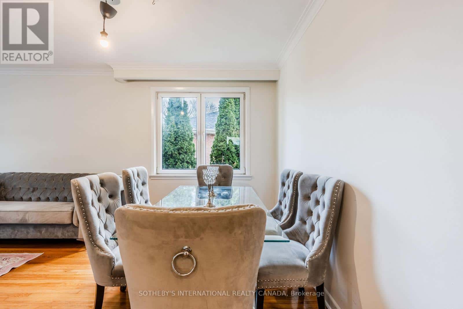 11 BUCKHORN PLACE — Toronto (Thistletown-Beaumonde Heights), Ontario - Photo 4 of 33