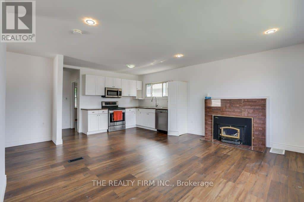 520 HIGHBURY AVENUE N — London East (East N), Ontario - Photo 4 of 41