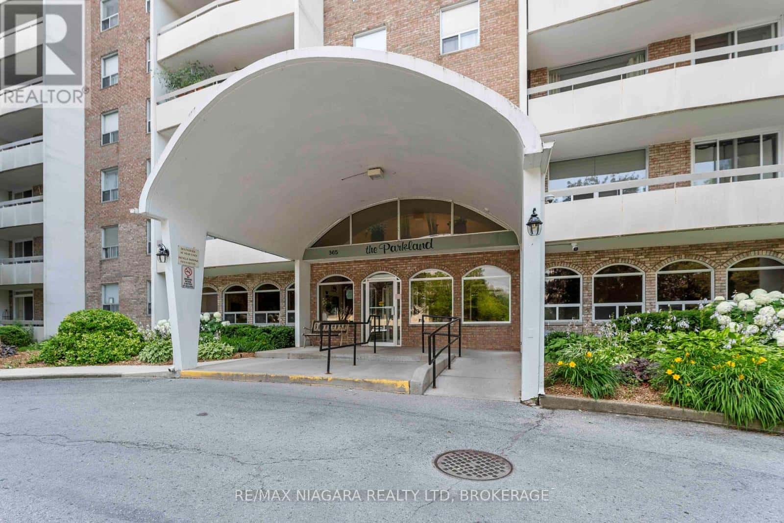 602 - 365 GENEVA STREET — St. Catharines (Fairview), Ontario - Photo 2 of 18