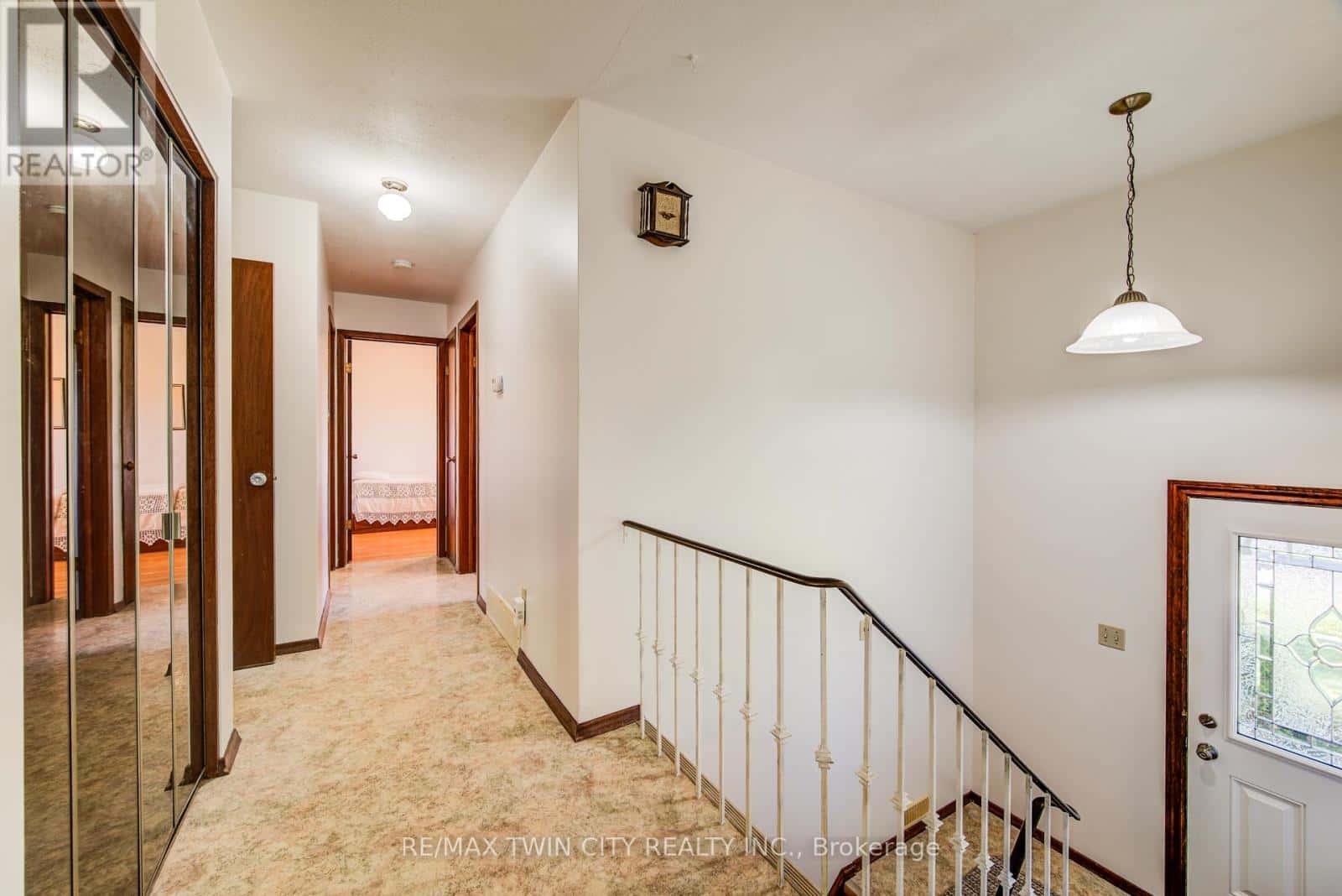 39 KENWOOD CRESCENT — Guelph (Junction/Onward Willow), Ontario - Photo 3 of 32