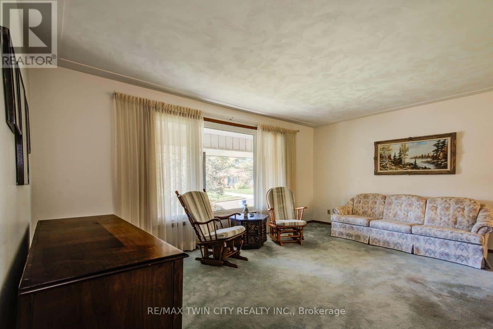 39 KENWOOD CRESCENT — Guelph (Junction/Onward Willow), Ontario - Photo 4 of 32