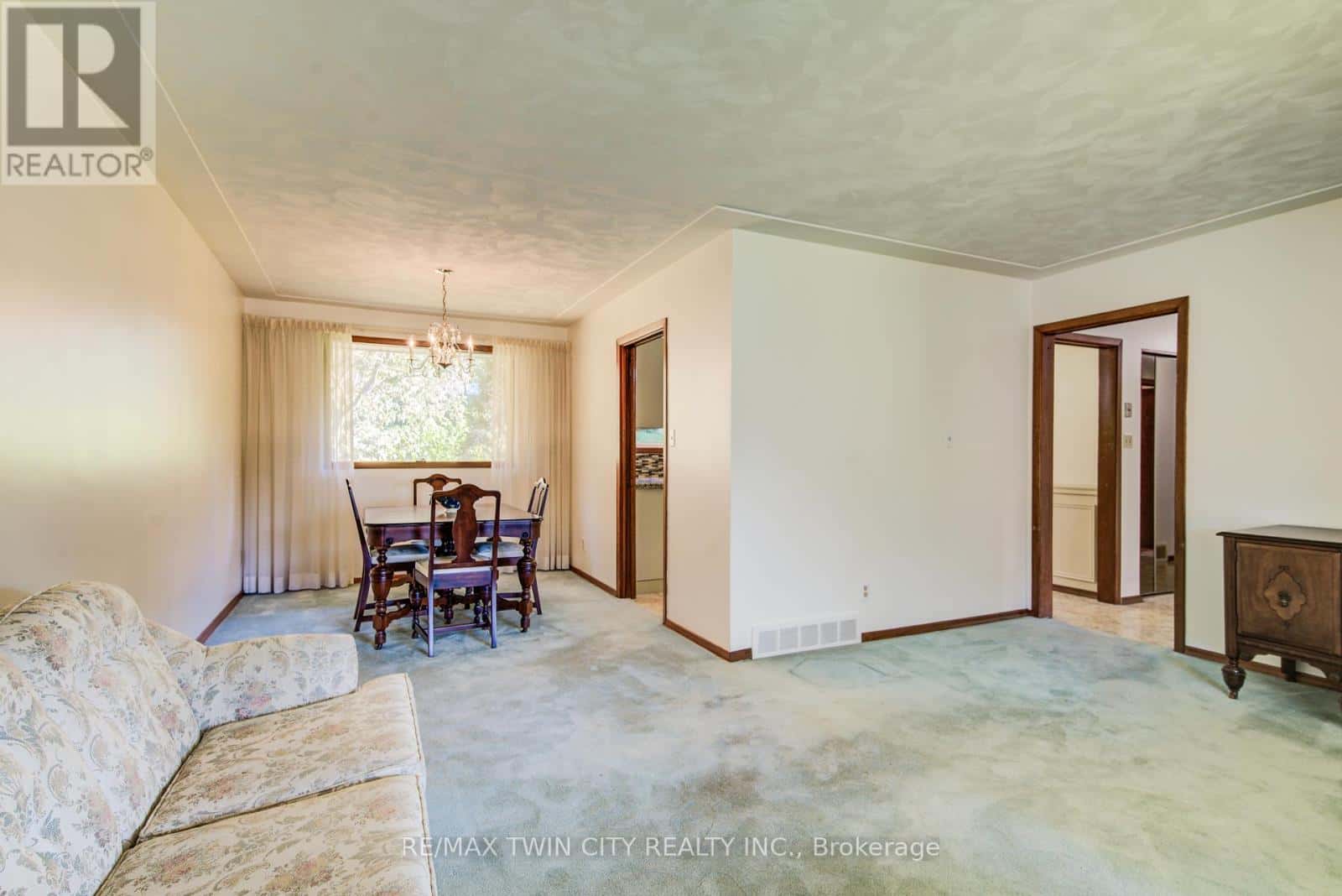 39 KENWOOD CRESCENT — Guelph (Junction/Onward Willow), Ontario - Photo 5 of 32