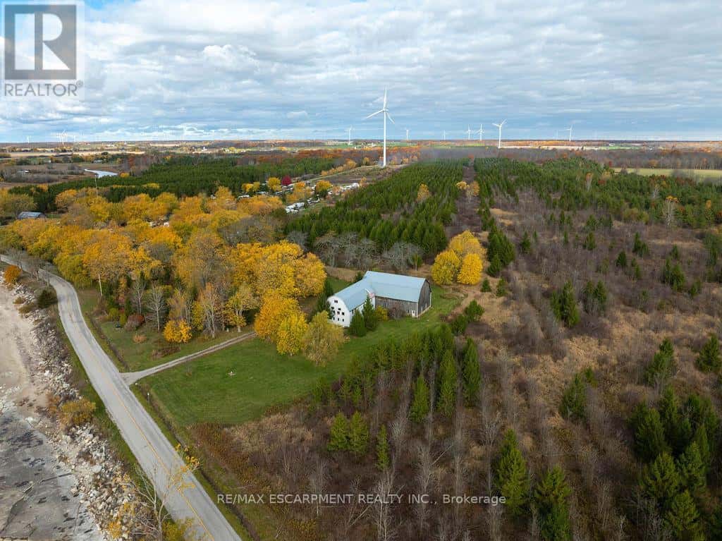 2069 LAKESHORE ROAD — Haldimand, Ontario - Photo 2 of 6