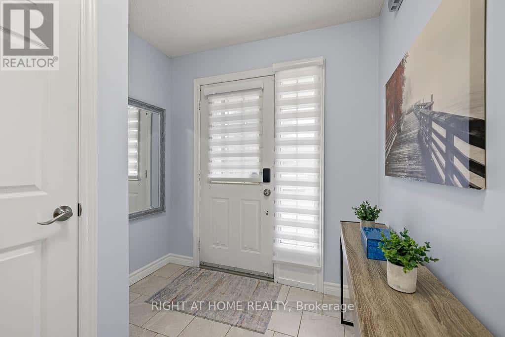 9 - 810 GOLF LINKS ROAD — Hamilton (Meadowlands), Ontario - Photo 3 of 35