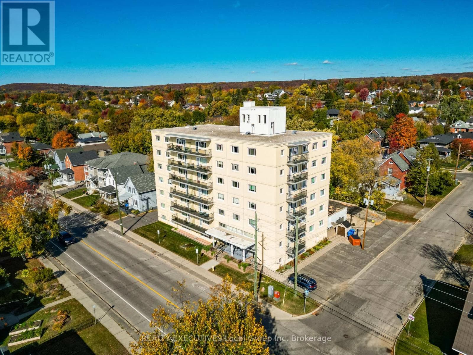 303 - 810 MAIN STREET W — North Bay (West End), Ontario - Main photo