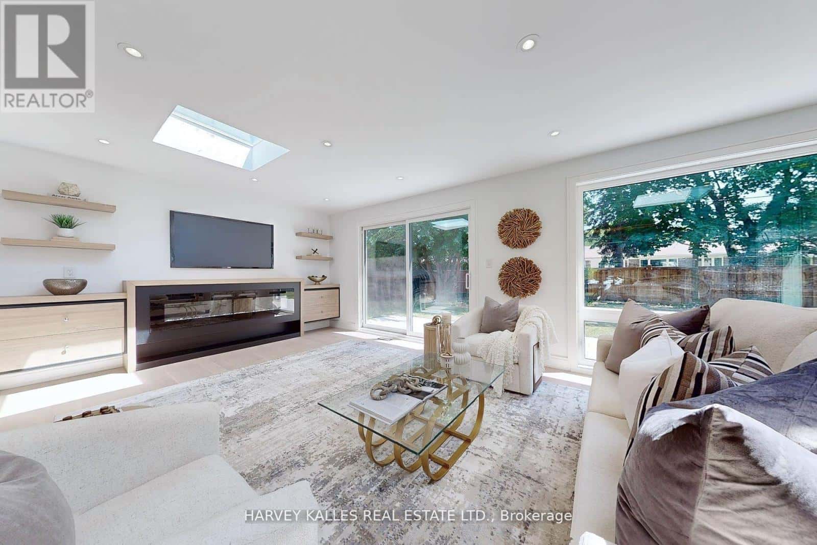 29 PARMBELLE CRESCENT — Toronto (Parkwoods-Donalda), Ontario - Photo 5 of 34