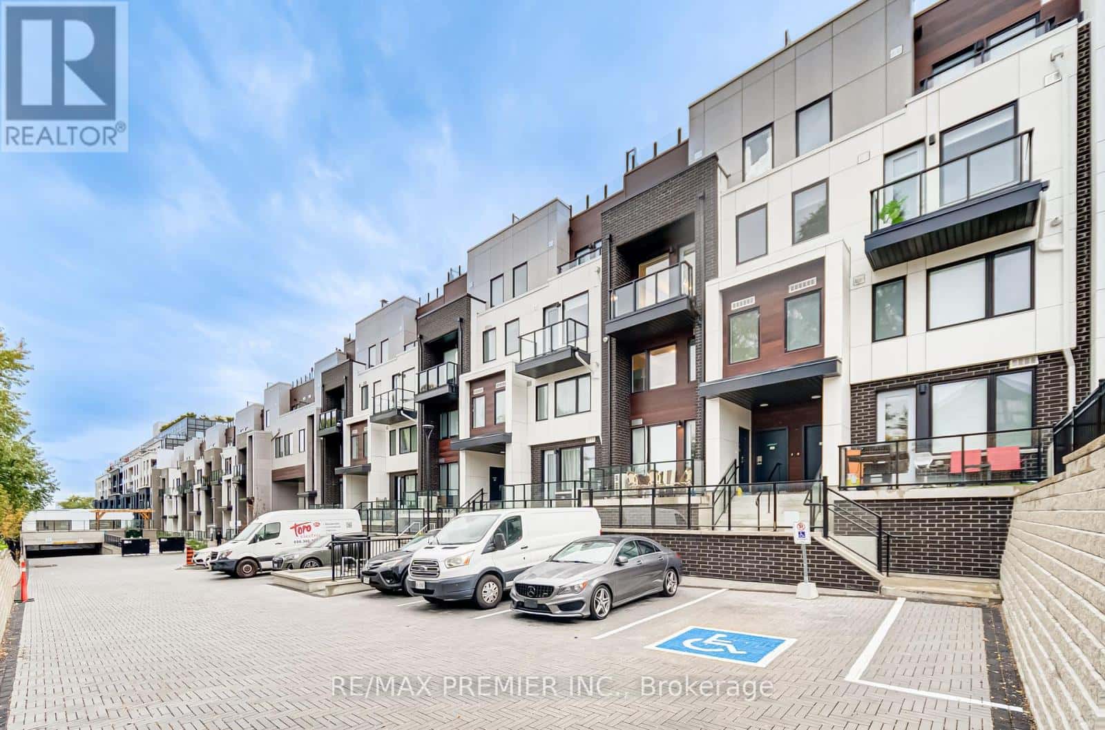 8 - 1479 O'CONNOR DRIVE — Toronto (O'Connor-Parkview), Ontario - Photo 2 of 42