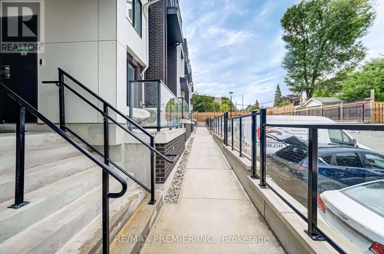 8 - 1479 O'CONNOR DRIVE — Toronto (O'Connor-Parkview), Ontario - Photo 5 of 42