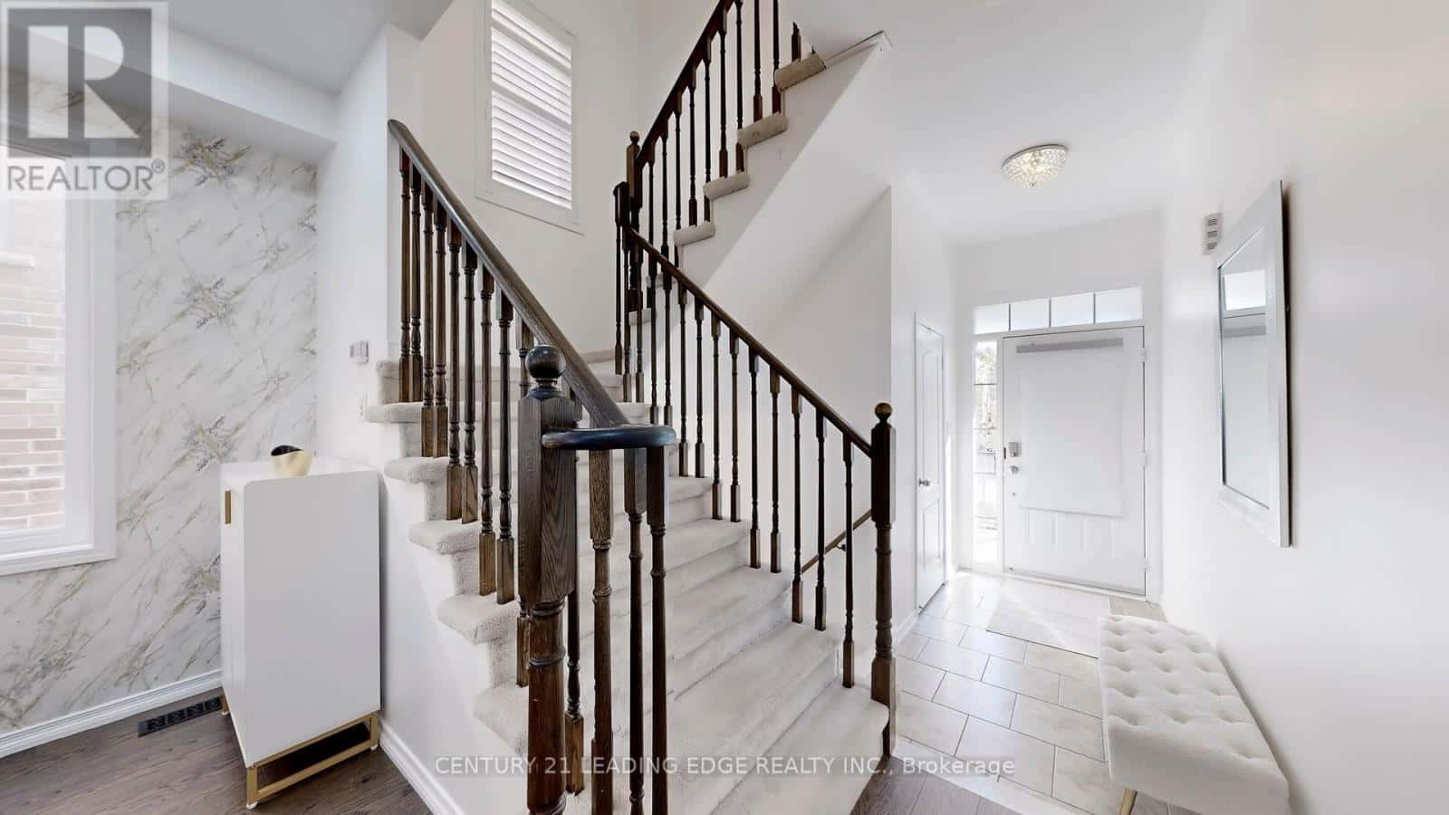 1574 EDGECROFT DRIVE — Pickering (Duffin Heights), Ontario - Photo 4 of 44