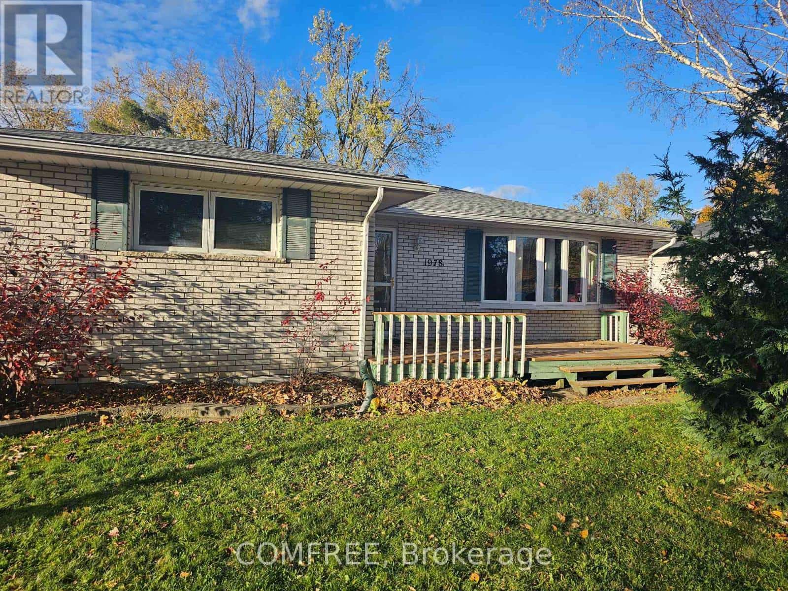 1978 VICTORIA STREET — Innisfil (Stroud), Ontario - Photo 5 of 22