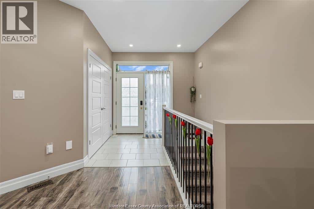 1985 ETHAN COURT — Windsor, Ontario - Photo 4 of 21