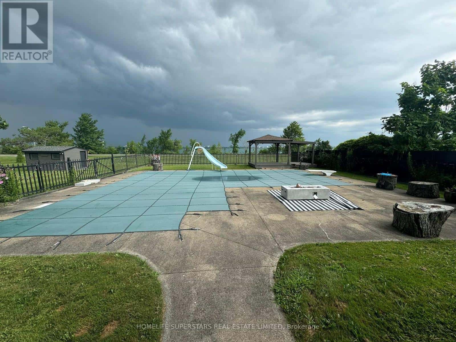 8176 SARAH STREET — Niagara Falls (Chippawa), Ontario - Photo 2 of 16