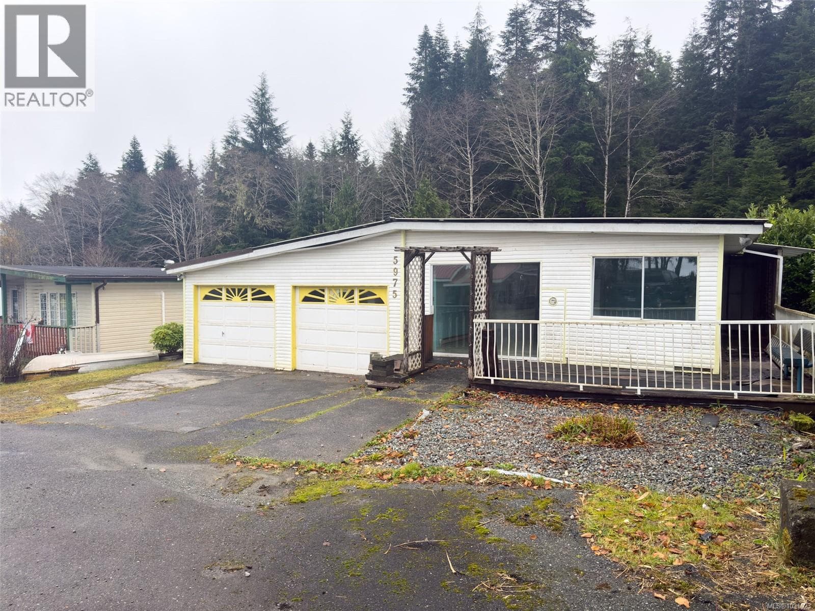 5975 Hunt St — Port Hardy, British Columbia - Main photo