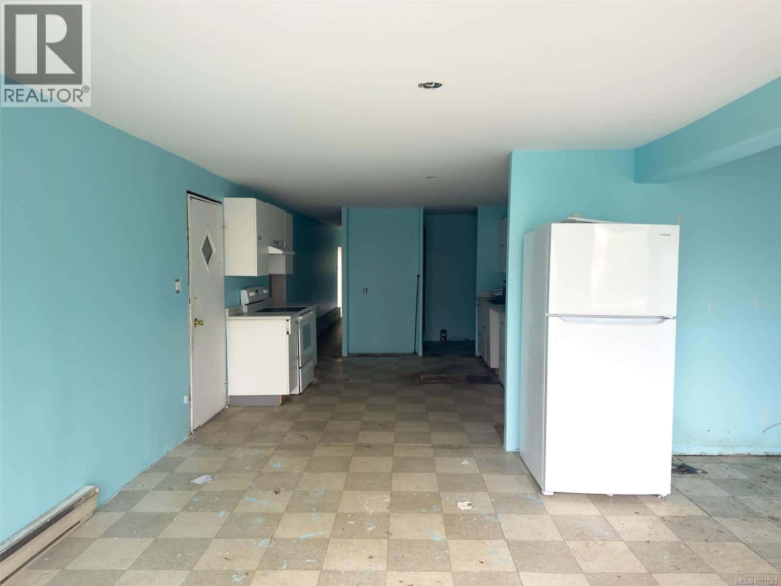 5975 Hunt St — Port Hardy, British Columbia - Photo 5 of 17