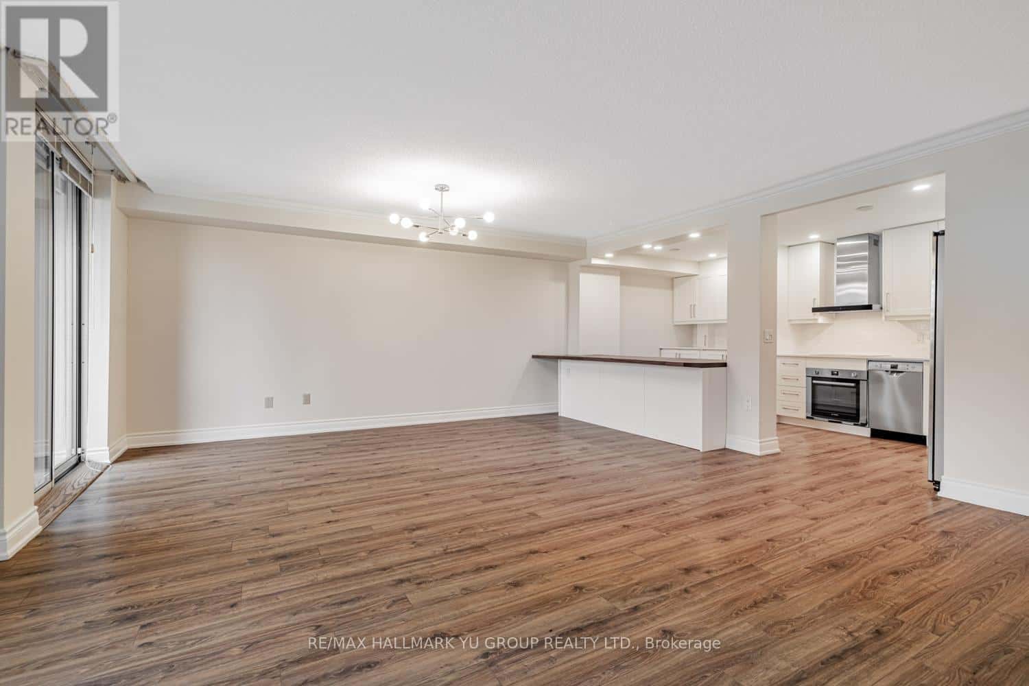 509 - 60 INVERLOCHY BOULEVARD — Markham (Royal Orchard), Ontario - Photo 3 of 39