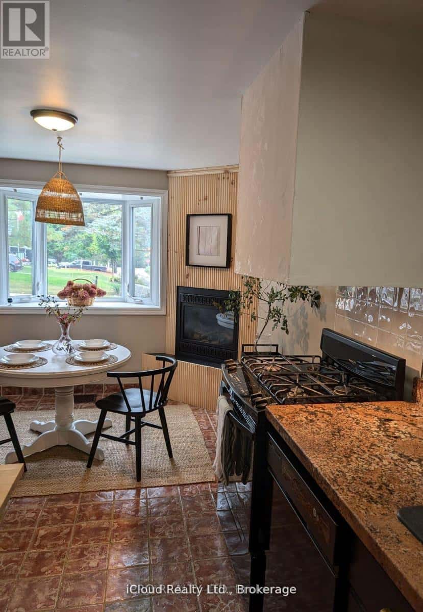 11 MAPLE LANE — Caledon (Palgrave), Ontario - Photo 3 of 21